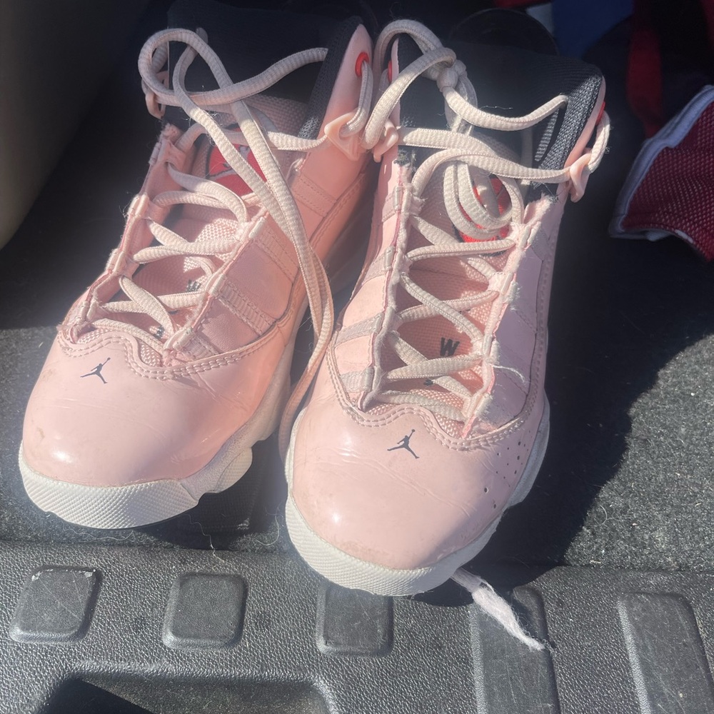 Girls Jordan’s size 1